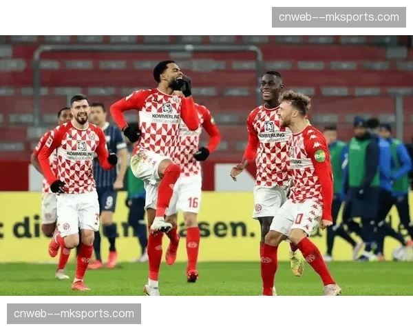 门兴格拉德巴赫2-1美因茨，终结联赛五轮不胜